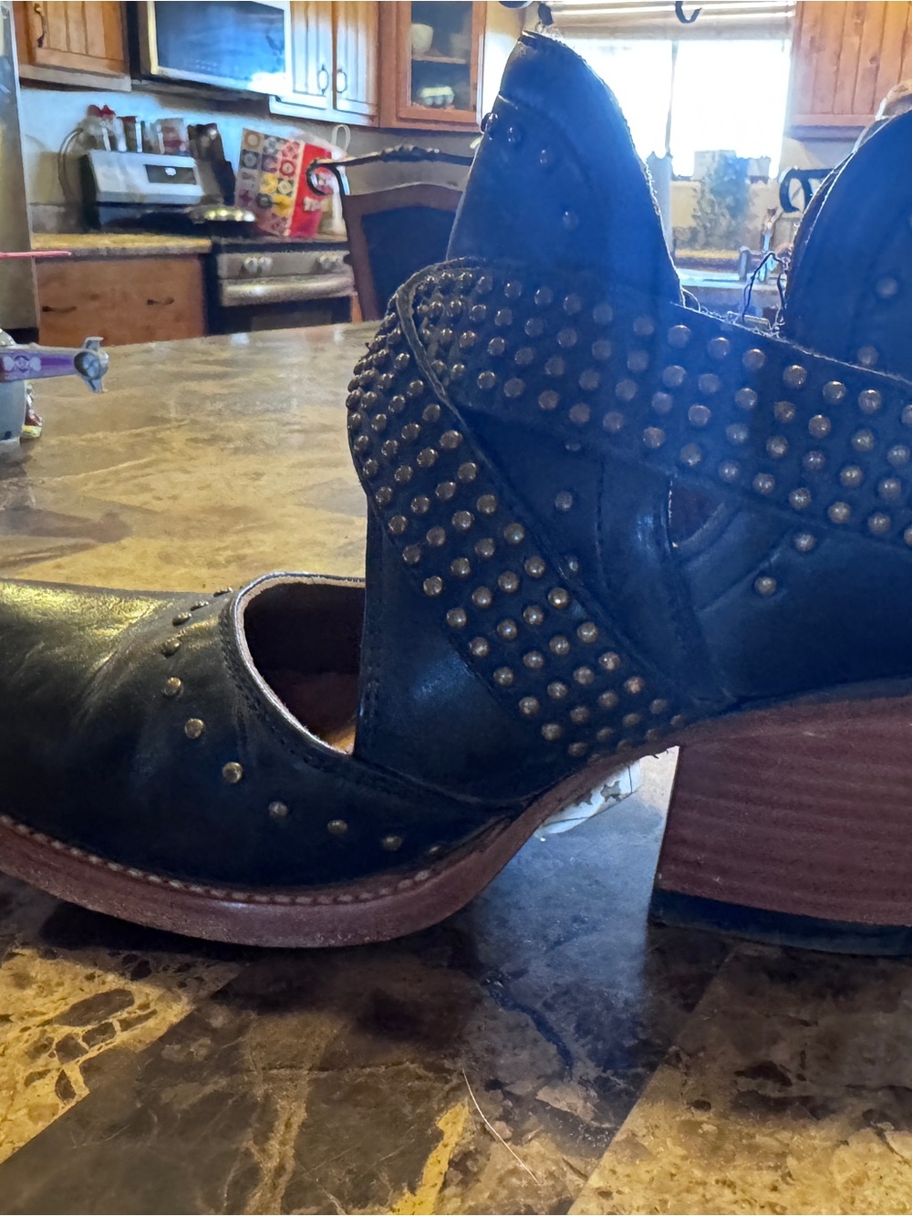 Ariat Studded buckle Black Leather Women's Booties with Buckle - Picture 7 of 12